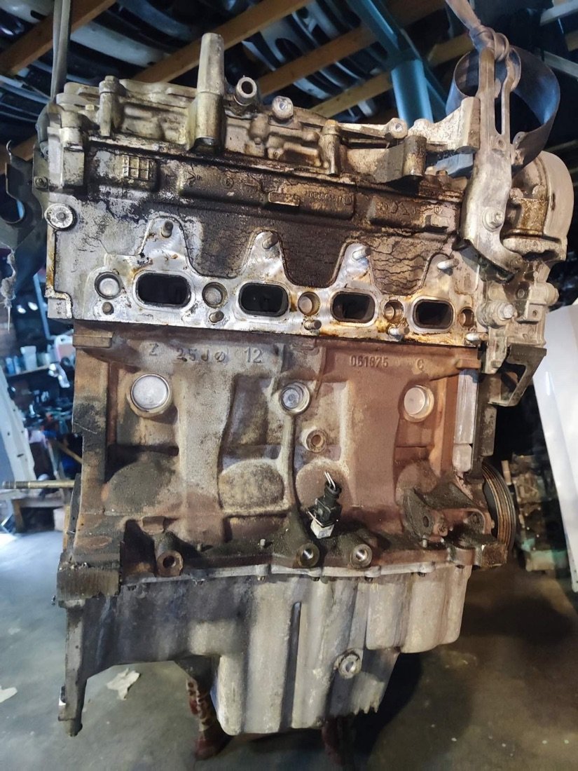 Двигатель K4M496 Lada largus 1.6 Бензин