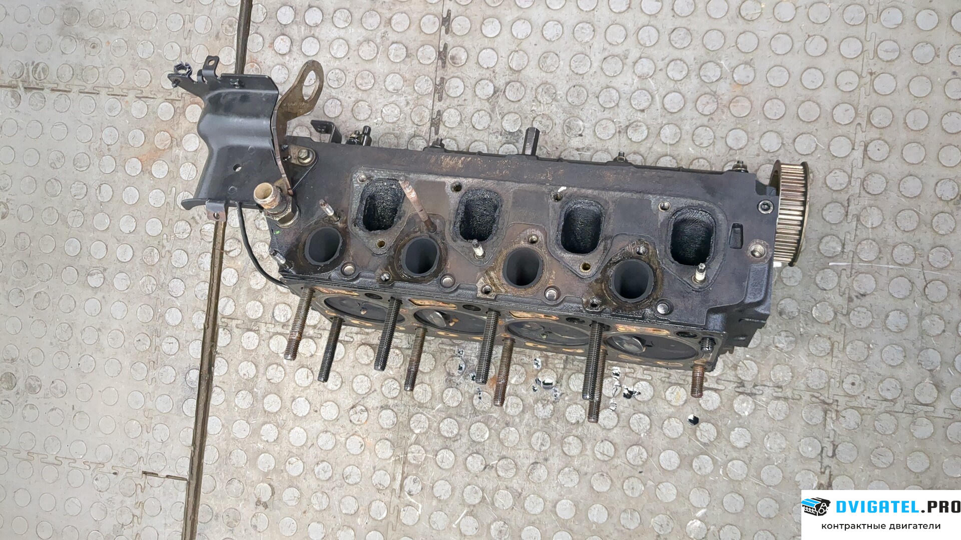 Головка блока цилиндров (ГБЦ) Ford S-Max 2006 - 2010 QYWA 1.8 л., Дизель, артикул 8874043