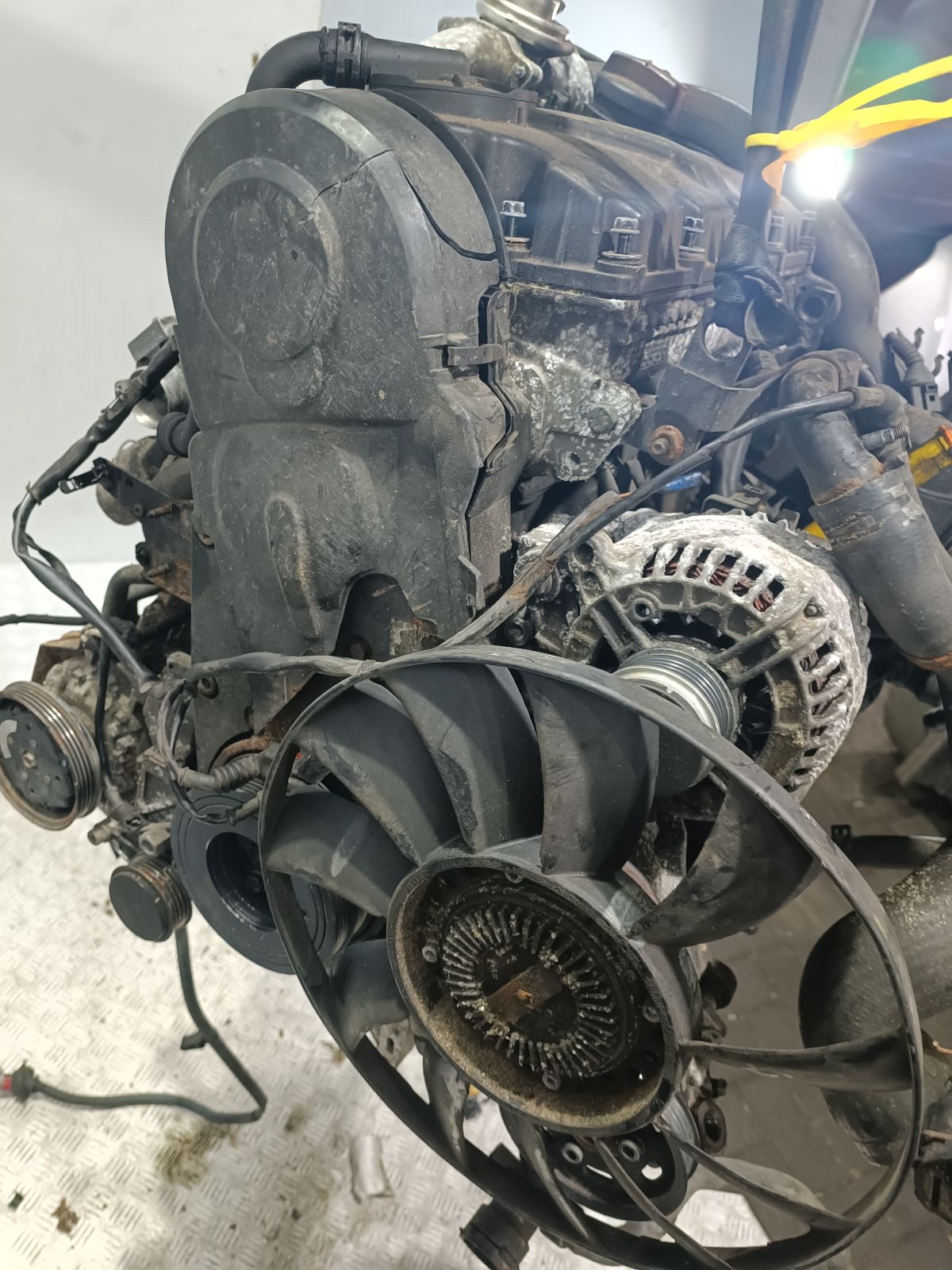 Двигатель AWX Audi A4 B6 (S4,RS4) 1.9 Дизель