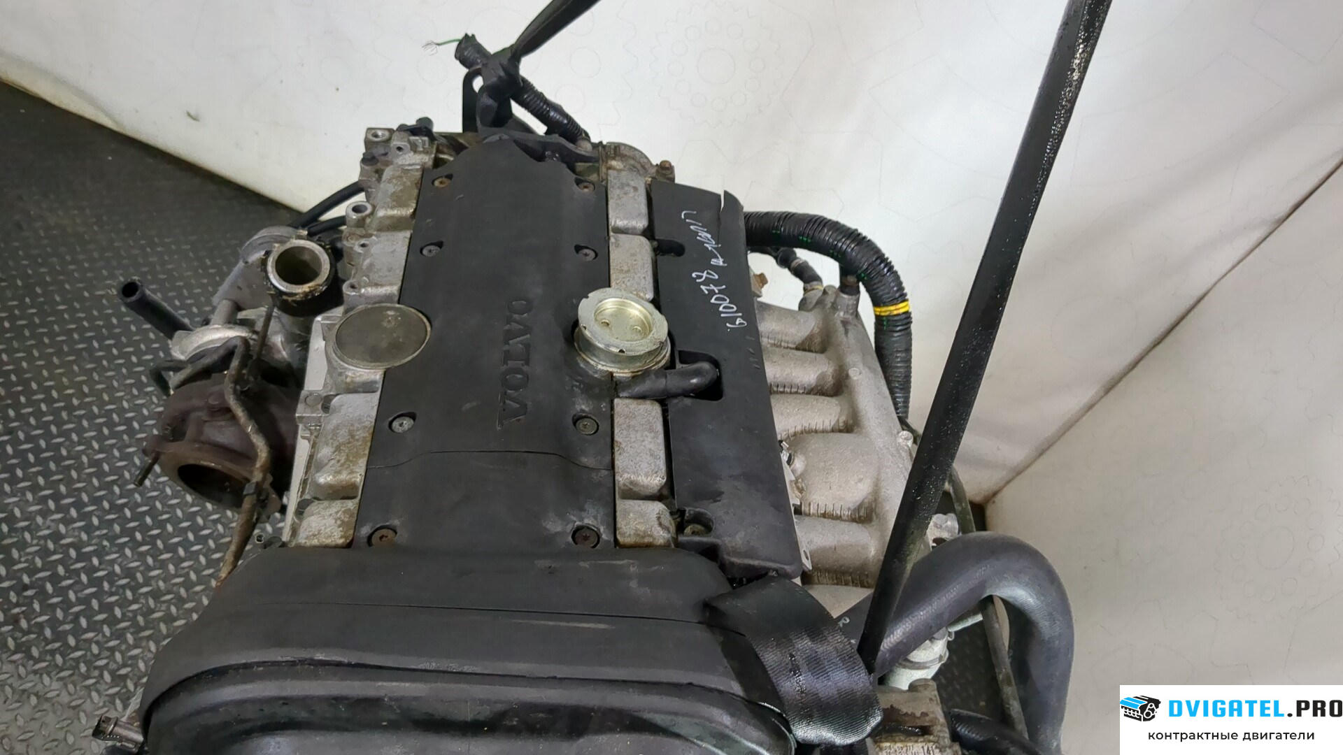 Двигатель Volvo V70 2001 - 2008 B5254T2 2.5 л., Бензин, Турбо-инжектор, артикул 9249547